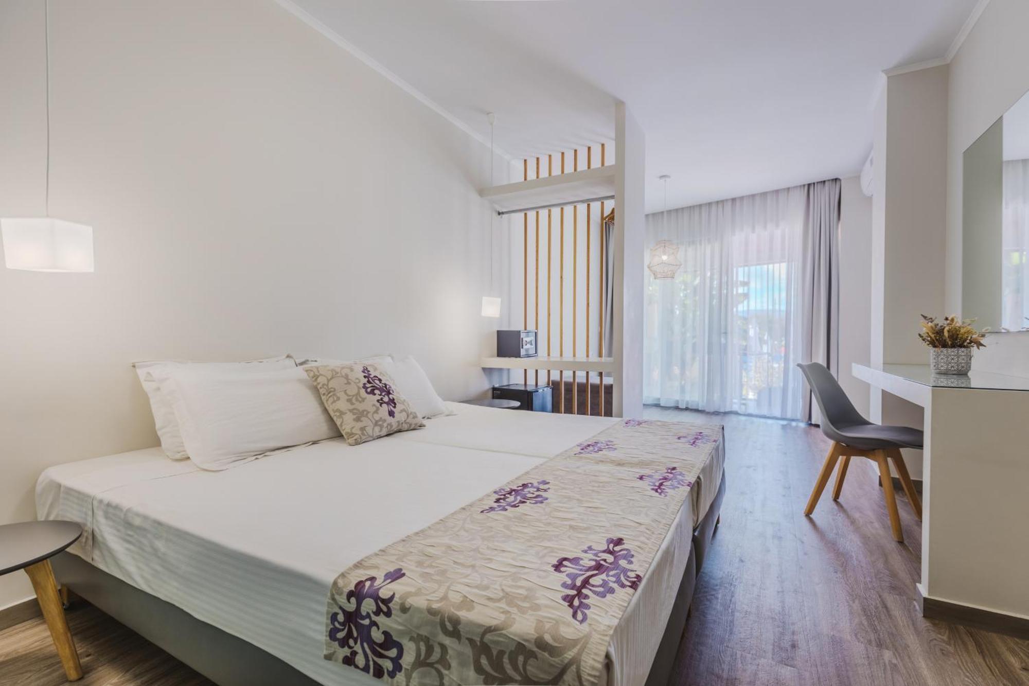 Sunrise Zante - Adults Only Τσιλιβί